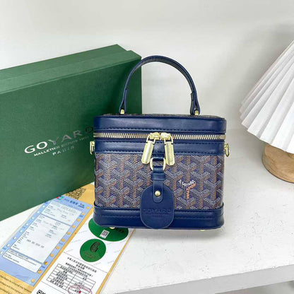 Goyard

with box
🎁🎁🎁

75 dhs✅

Zain232
♥️♥️♥️