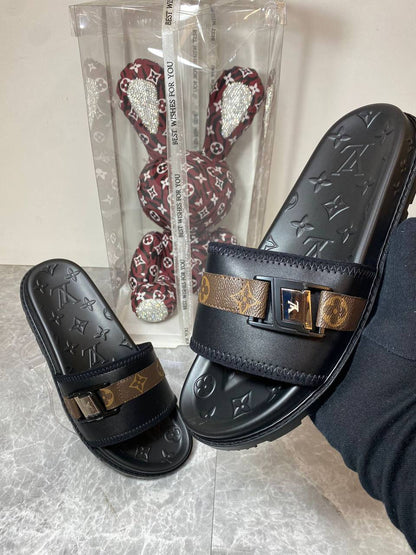 RAMADAN 
OFFER OFFER 🤩🤩
LV slippers
120 dhs🇦🇪

Zain242
♥️♥️♥️
