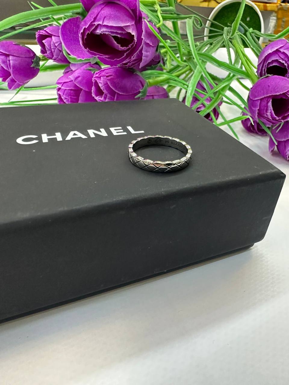 CHANEL ❤️‍🔥*
Ring 💍 
Available size 6,7,8,9
Master quality 💯
With normal boxes 🗃️ 
50 dhs✅
With master box 📦 
65 dhs✅

Zain216
♥️♥️♥️