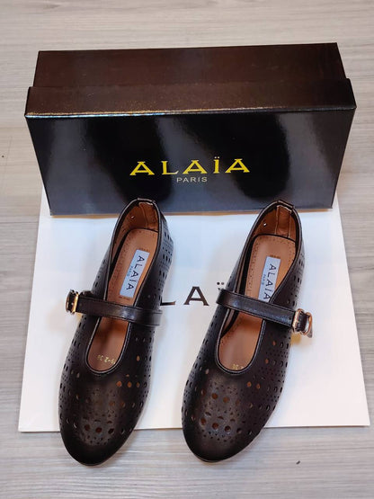 ALAIA  
New Arrived 
Size 36 To 41
100 dhs🪙🌨️

Zain137
♥️♥️♥️