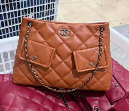 Chanel 
good quality 
Size 39 cm 
110 dhs💓

Zain278
♥️♥️♥️
