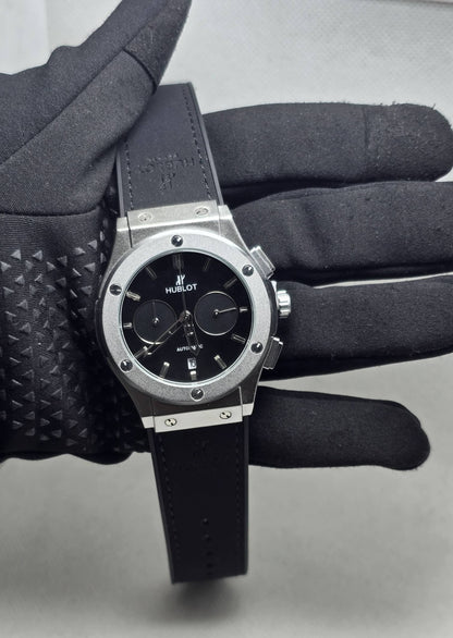 Hublot men
*Chronograph working*
90 dhs🗽

Zain29
♥️♥️♥️