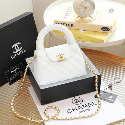Chanel
Chanel 
95 dhs💓
with box
size 20×6×13cm

Zain42
♥️♥️♥️