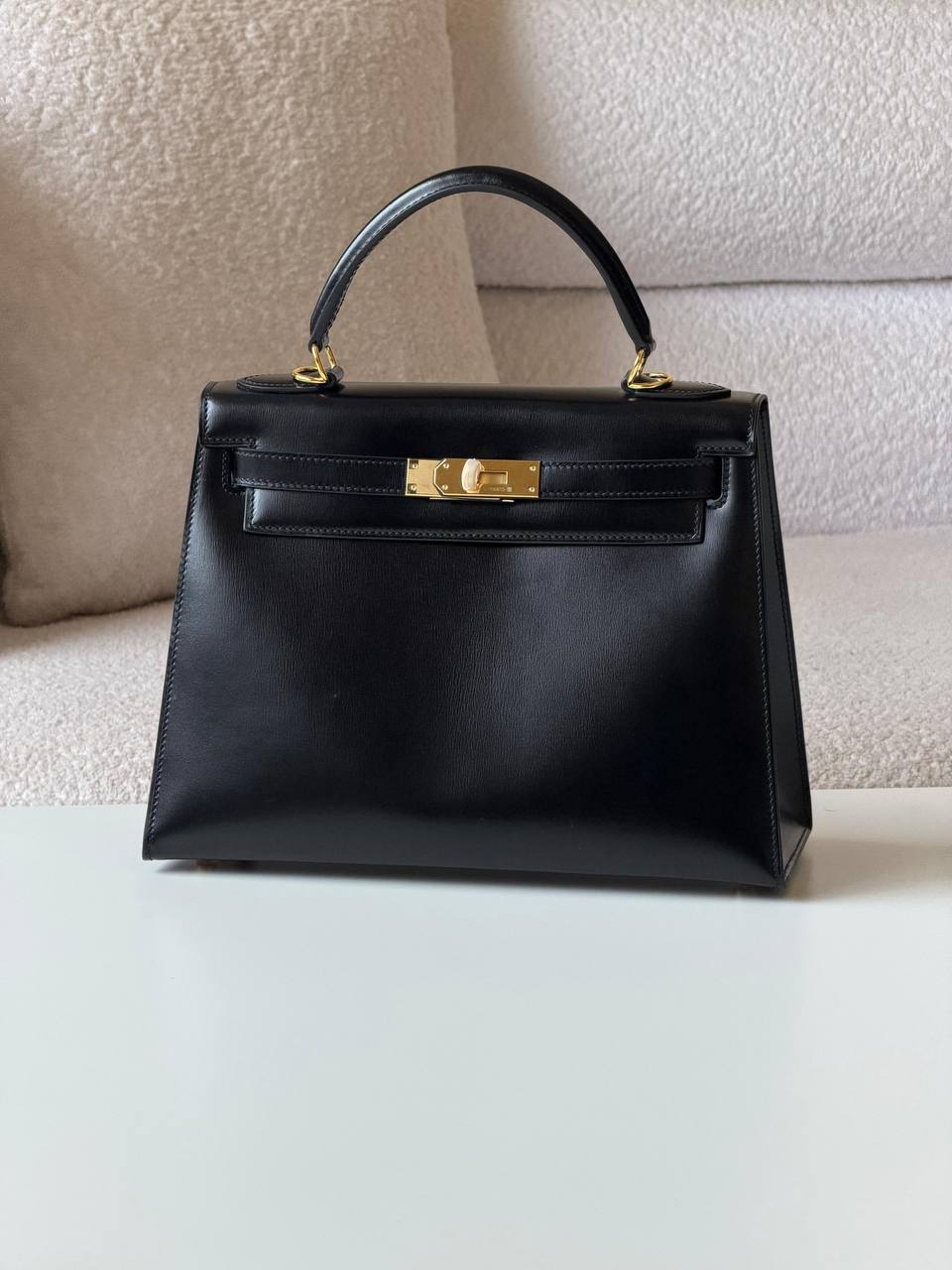 Hermes kelly box 28 cm💥Master quality ✅with box📦
460 dhs💓

Zain52
♥️♥️♥️