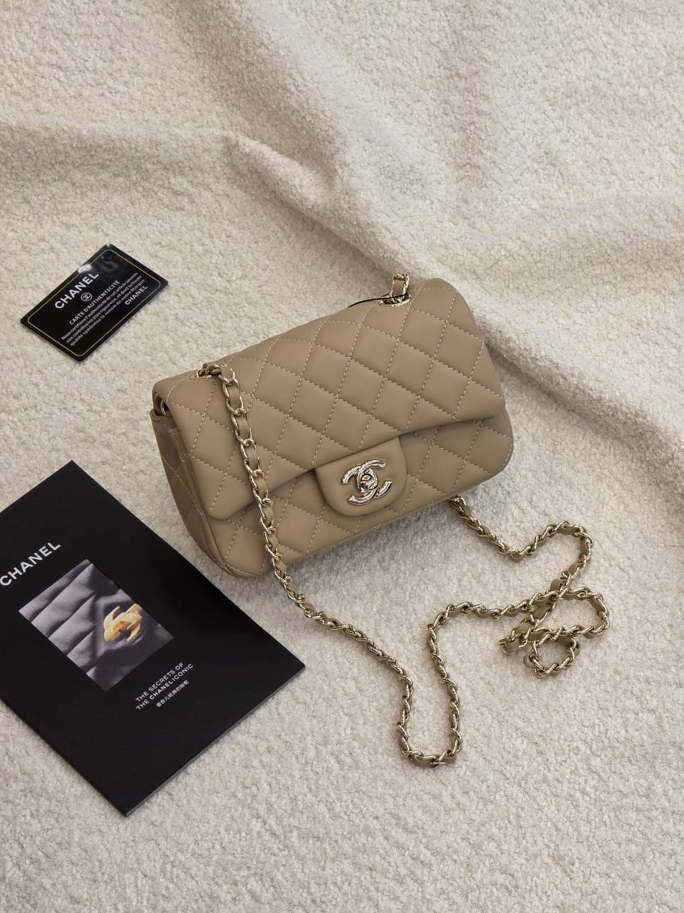 Chanel 
Master
  20CM

With Box🎁🎁🎁

230 dhs🇦🇪

Zain131
♥️♥️♥️