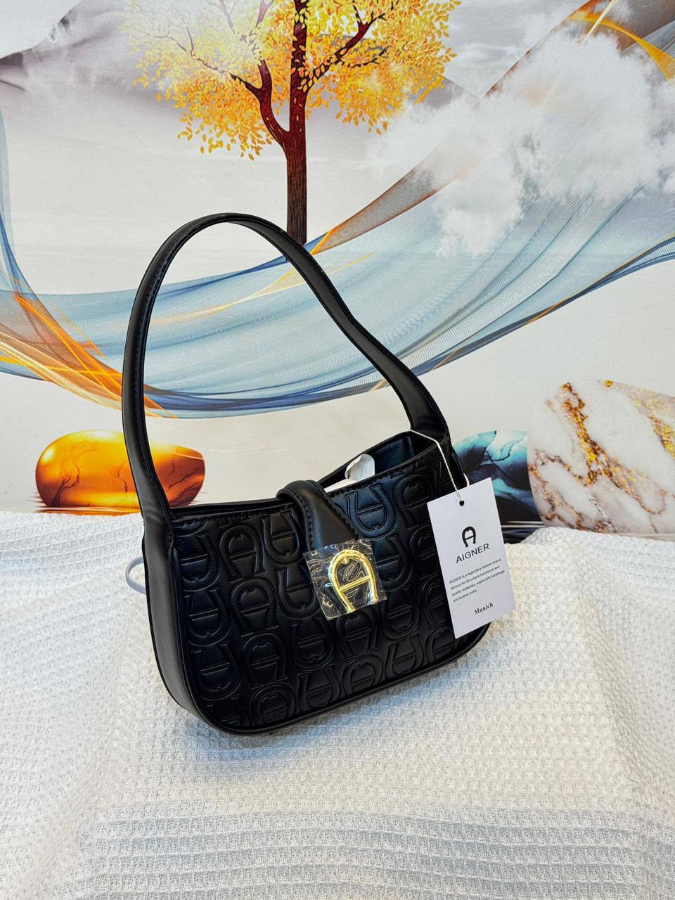 Aignar 
Best quality 

with box’s
🎁🎁🎁
90 dhs✅
size 20 cm

Zain290
♥️♥️♥️