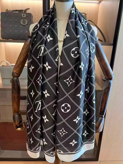 Silk scarf 

40 dhs🇦🇪  
no box

60 dhs🇦🇪 with box

Zain93
♥️♥️♥️