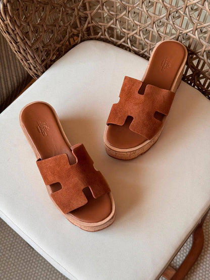 🩶 HERMES 🩶
✨ New Collection
👠 36–41
💎 Premium Quality
🔥 Super Master
450 dhs✅

Zain198
♥️♥️♥️
