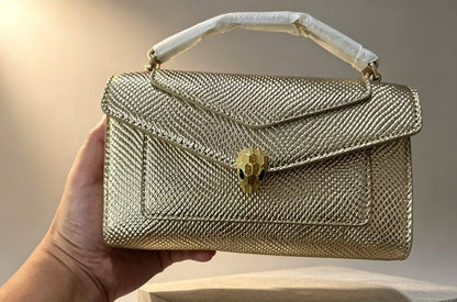 Bvlgari

125 dhs
With box

Zain143
♥️♥️♥️