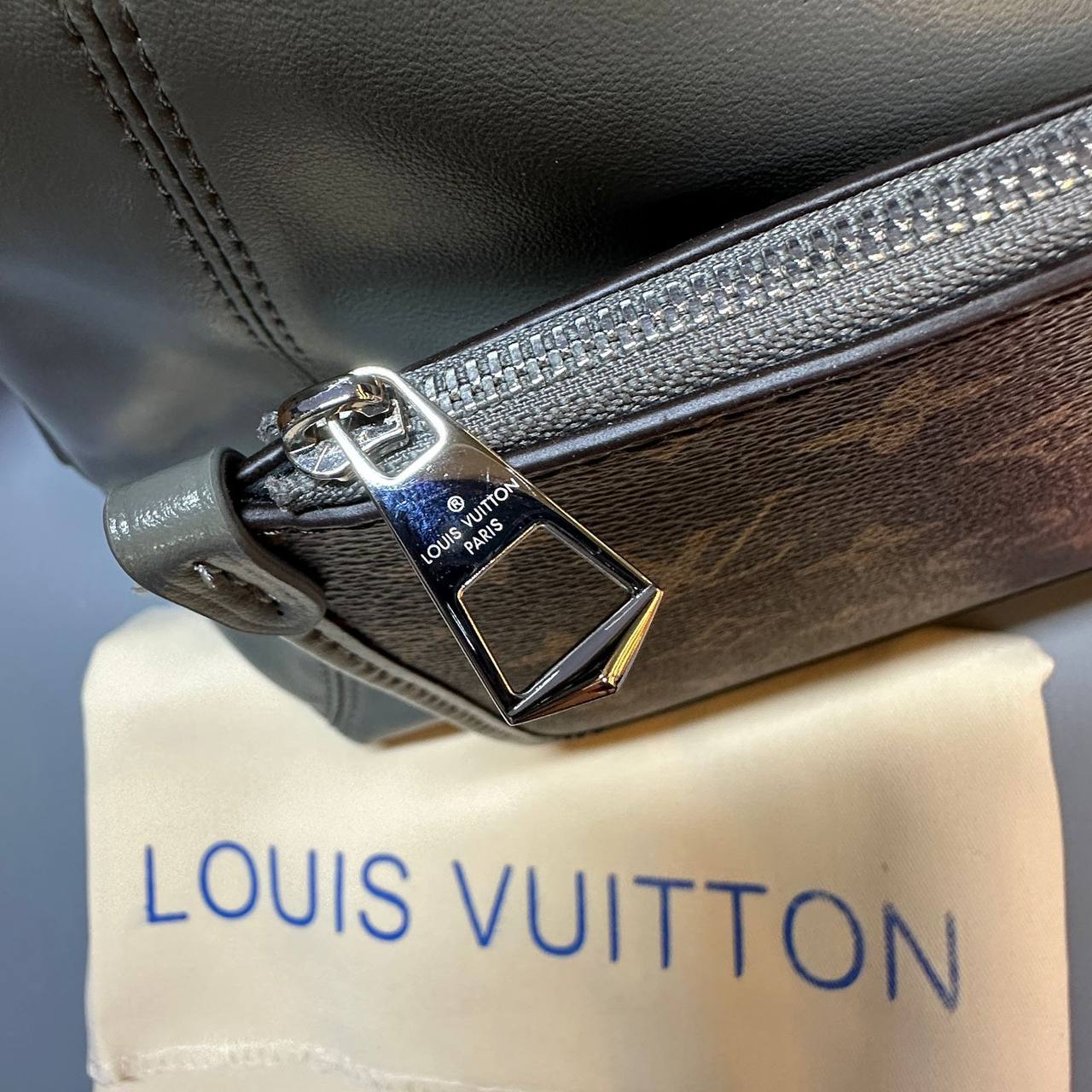 LV

MASTER QUALITY 

WITH DOUBLE BOX 
🎁🎁🎁

300 dhs🪙🖤

Zain39
♥️♥️♥️