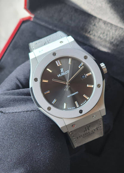 Hublot watch for men 
good quality automatic 
210 dhs💓

Zain59
♥️♥️♥️