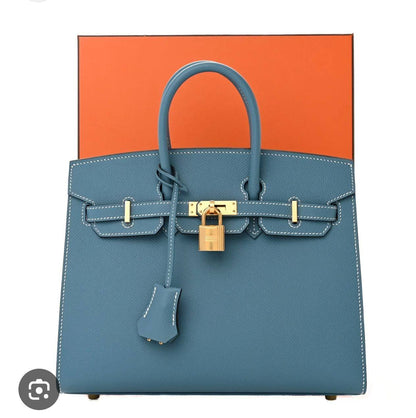 Hermes
GOOD QUALITY 
115 dhs🌺
SIZE 30 CM

Zain200
♥️♥️♥️