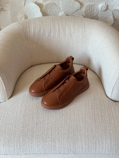 Zenga

AAA QUALITY 
Size: 40 to 47

500 dhs🇦🇪🇦🇪

Zain185
♥️♥️♥️