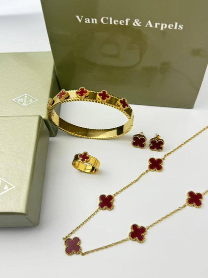 *Stainless steel SET 💯*
Necklace ❤️‍🩹
Earring 🍁
Breslat ❣️
Ring 💍 free size

With normal boxes 📦 

And paper bag 🛍️
45 dhs🪙

Zain216
♥️♥️♥️