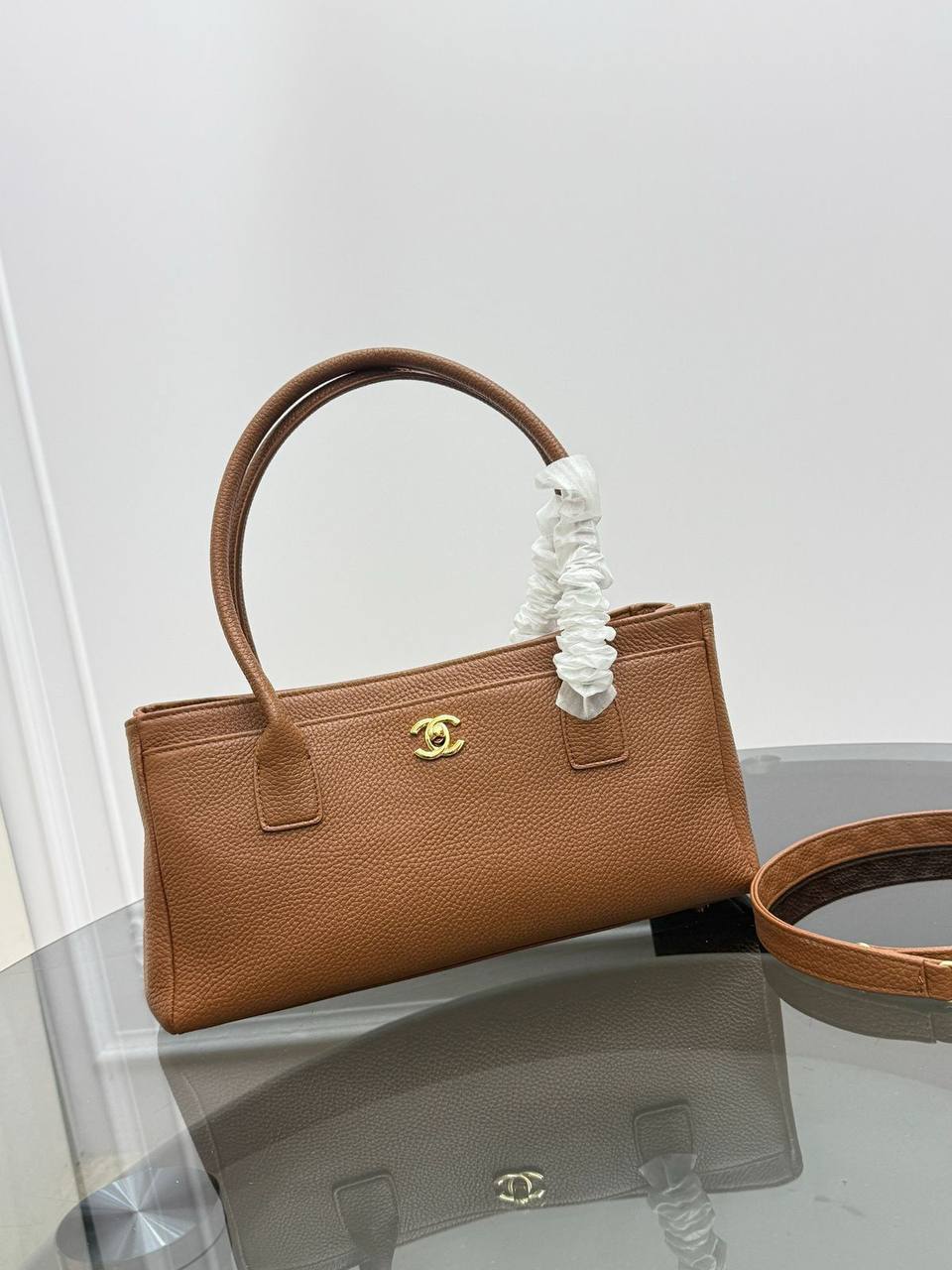 Chanel
Master🌺
Premium quality 🙋🏻🥰
33cm🫶🏼🫶🏼
350 dhs✅

Zain297
♥️♥️♥️