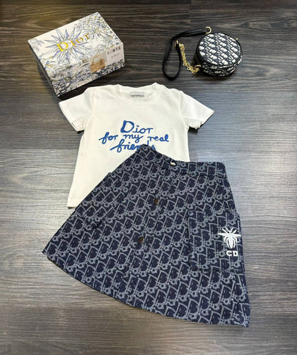 Gucci - Dior
1-12y 
130 dhs🇦🇪

Zain151
♥️♥️♥️