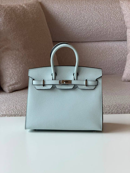 Hermes birkin 25cm💕super master quality😍with box❤️
600 dhs🇦🇪🇦🇪

Zain52
♥️♥️♥️