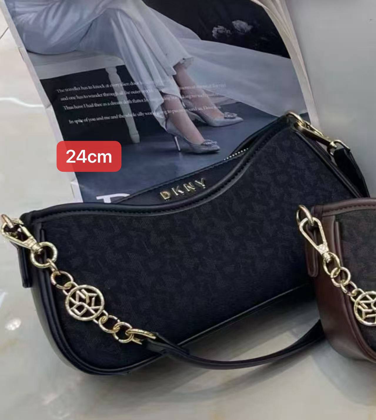 DKNY
95 dhs❣️

Zain102
♥️♥️♥️