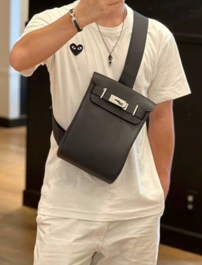 HERMES 

NEW DESIGN 

GOOD QUALITY 

WITH BOX 

110 DHS🇦🇪🇦🇪🇦🇪
Zain295
♥️♥️♥️
