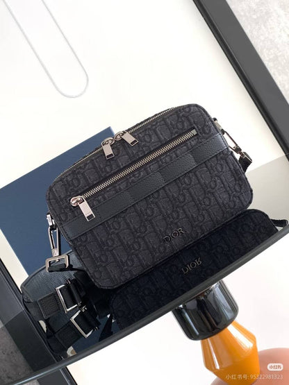 Dior
Master❣️❣️
260 dhs✅

Zain10
♥️♥️♥️
