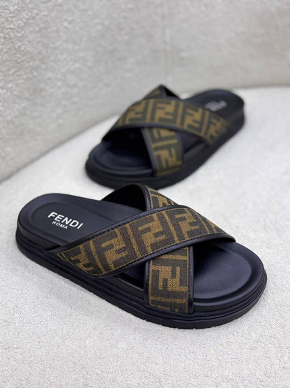 Fendi men slipper
120 dhs🇦🇪🇦🇪
Size 40-46

Zain55
♥️♥️♥️