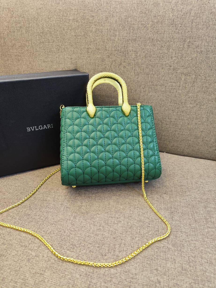 Bvlgari - Prada - Fendi

95 dhs🪙

 high quality 
With box
🎁🎁🎁

Zain26
♥️♥️♥️