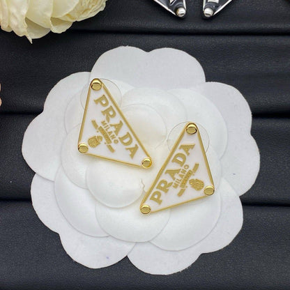 MASTER 
EARRING
WITH BOX AND PAPER BAG🛍️🎁
50 DHS✅

Zain89
♥️♥️♥️