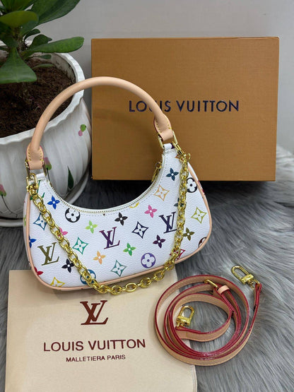 LV
SIZE………. 23 CM🌷🌹
90 dhs🪙🌨️
with BOX❤️❤️

Zain244
♥️♥️♥️