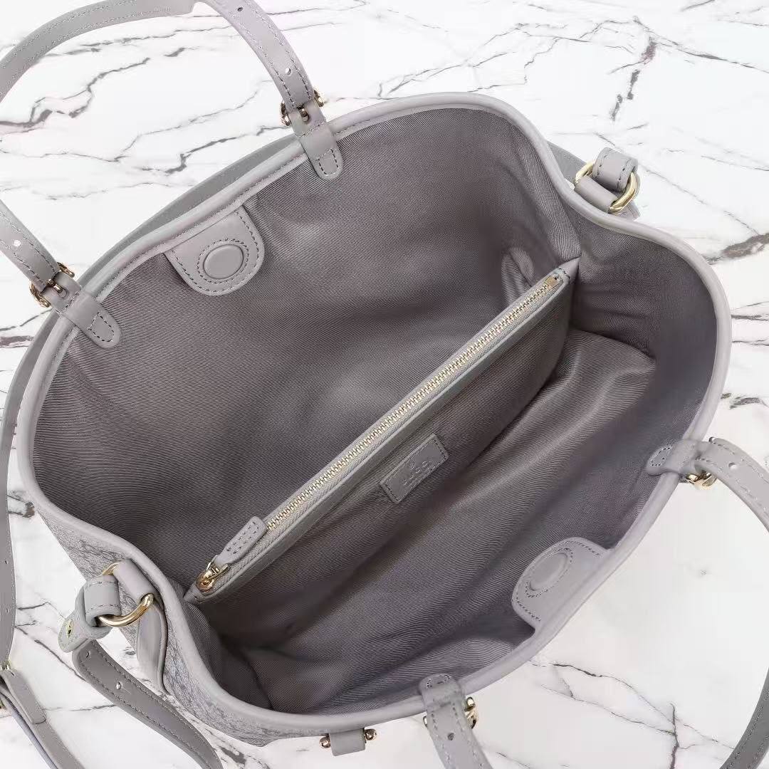 Gucci GG Emblem small bucket bag✅*
*Size 19 cm*
For Price 👇 WhatsApp✅
0568585901 
0507557372
0552275751 Owner Zain 👌

Zain274
♥️♥️♥️