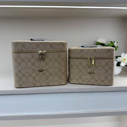 Coach
80 dhs💓

Zain232
♥️♥️♥️