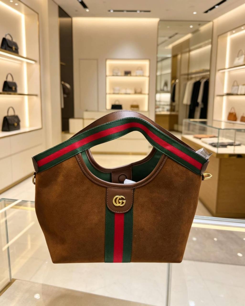 Gucci
120 dhs✅

Zain07
♥️♥️♥️