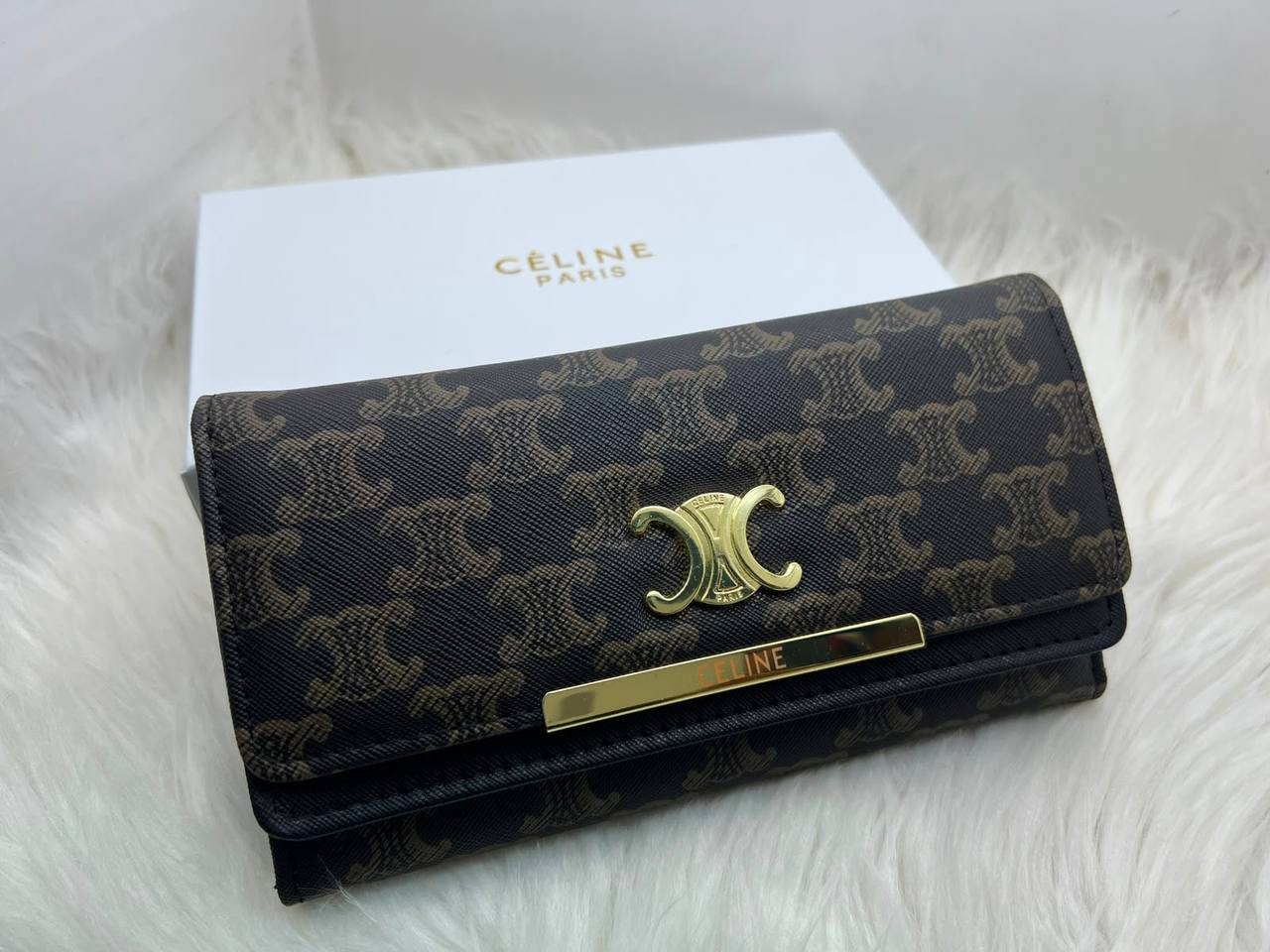 Wallets
45 dhs🇦🇪🇦🇪

Zain182
♥️♥️♥️