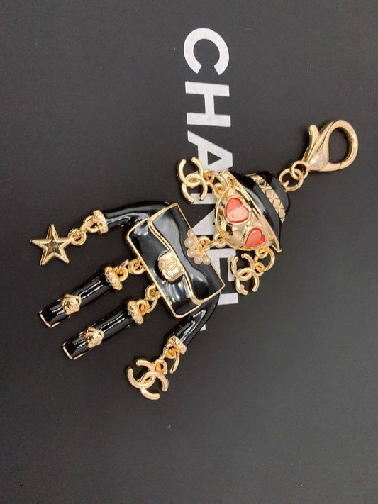 Chanel 
65 dhs🪙💕
Keychain Bag Charm

Zain89
♥️♥️♥️