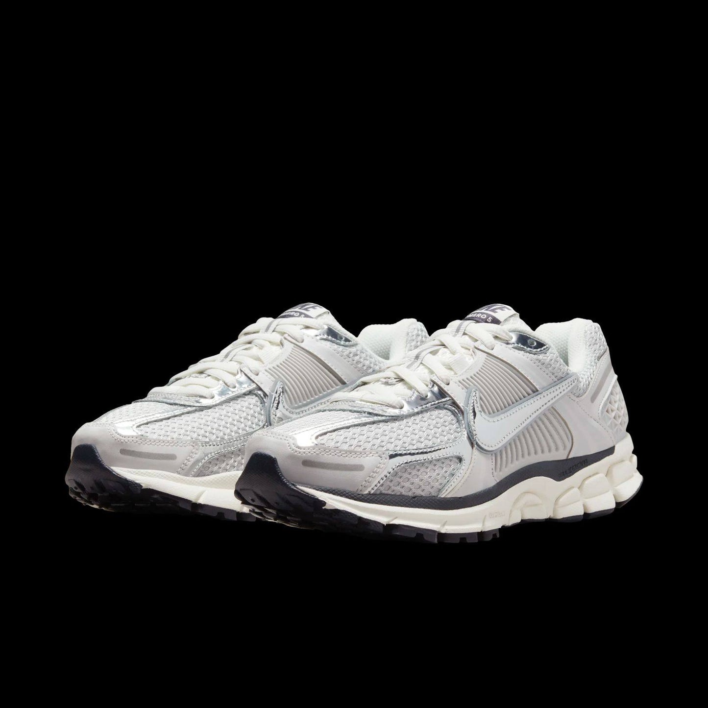 NIKE Zoom Vomero 5 "Metallic Silver"🪙🤍
36-45 AVAILABLE 🤩
180 dhs🗽

Zain242
♥️♥️♥️