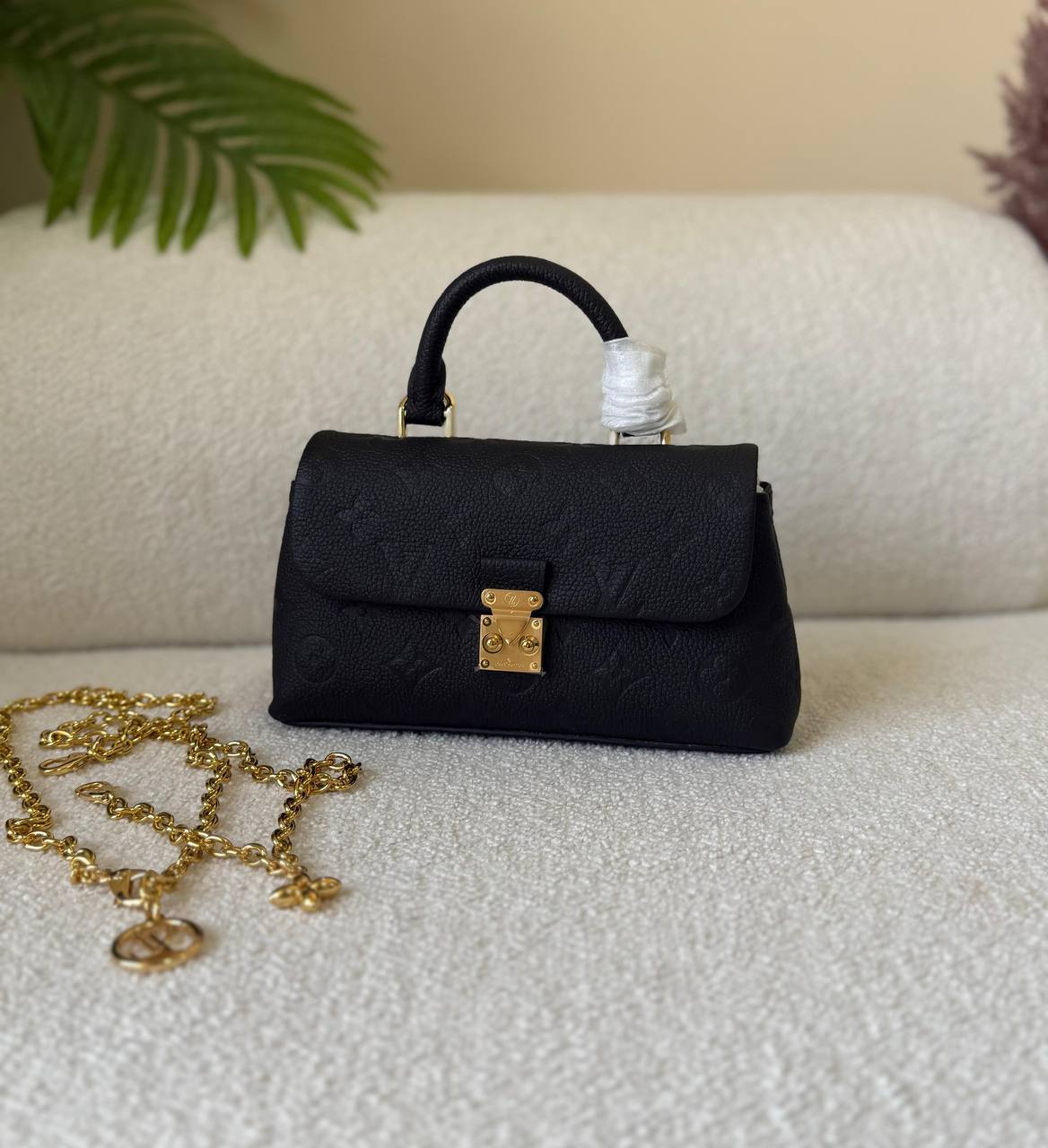 🌿💗*Louis Vuitton*😍🍃
            🌿🍁🍃
     💕Available now 💫
For Price 👇 WTSP Text Zain 0568585901

Zain246
♥️♥️♥️