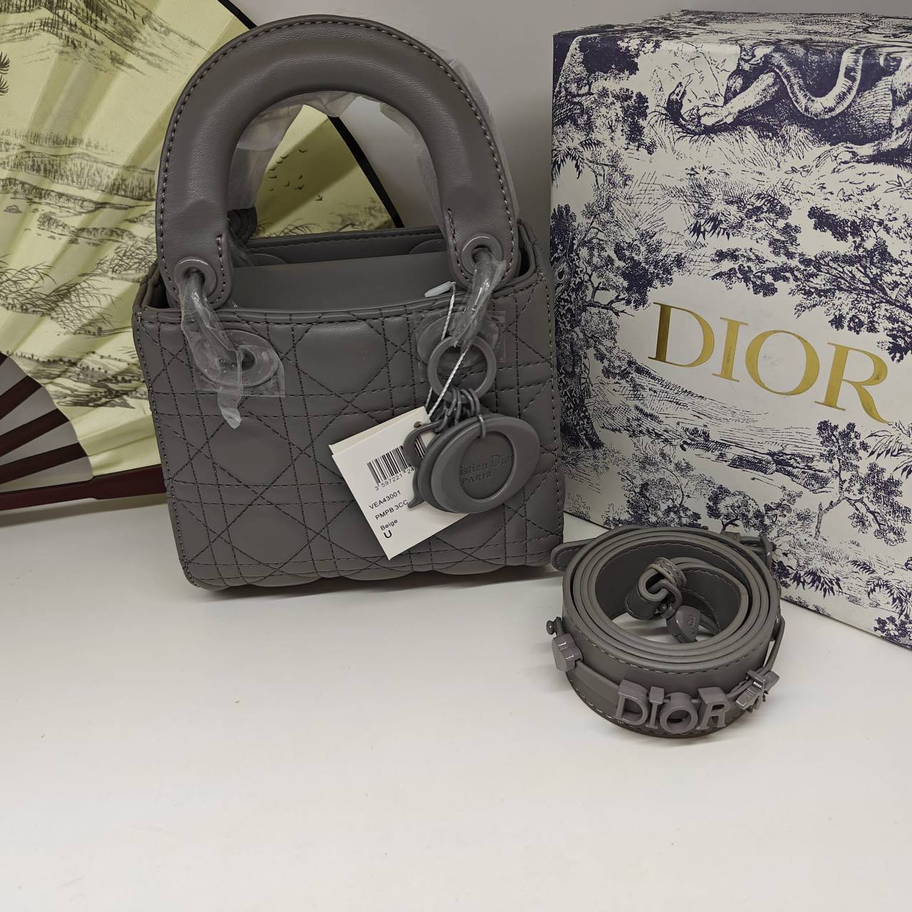 Dior
90 dhs💛

Zain235
♥️♥️♥️