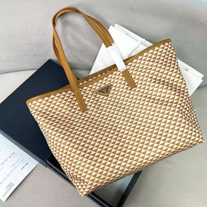 PRADA 
SUPER MASTER QUALITY 
For Price 👇 WhatsApp✅
0568585901 
0507557372
0552275751 Owner Zain 👌

Zain307
♥️♥️♥️