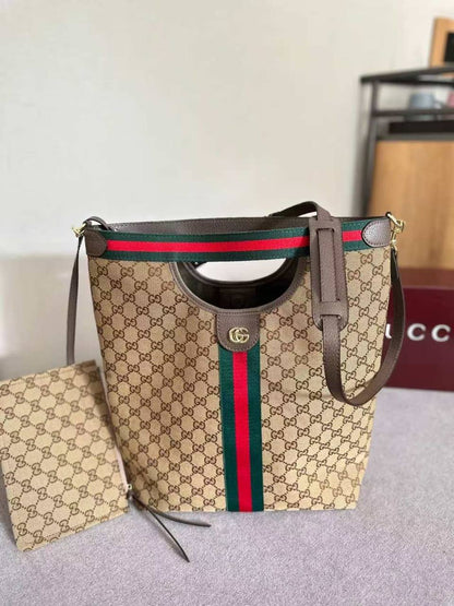Gucci
Master🌺🌺
240 dhs✅

Zain10
♥️♥️♥️