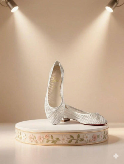 Christian Louboutin
🍁 *SIZE:  36 TO 41*🍁

230 dhs🪙🌺

Zain224
♥️♥️♥️