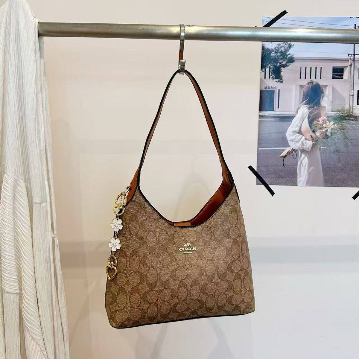 Coach

85 dhs🇦🇪🇦🇪
No box

Zain219
♥️♥️♥️