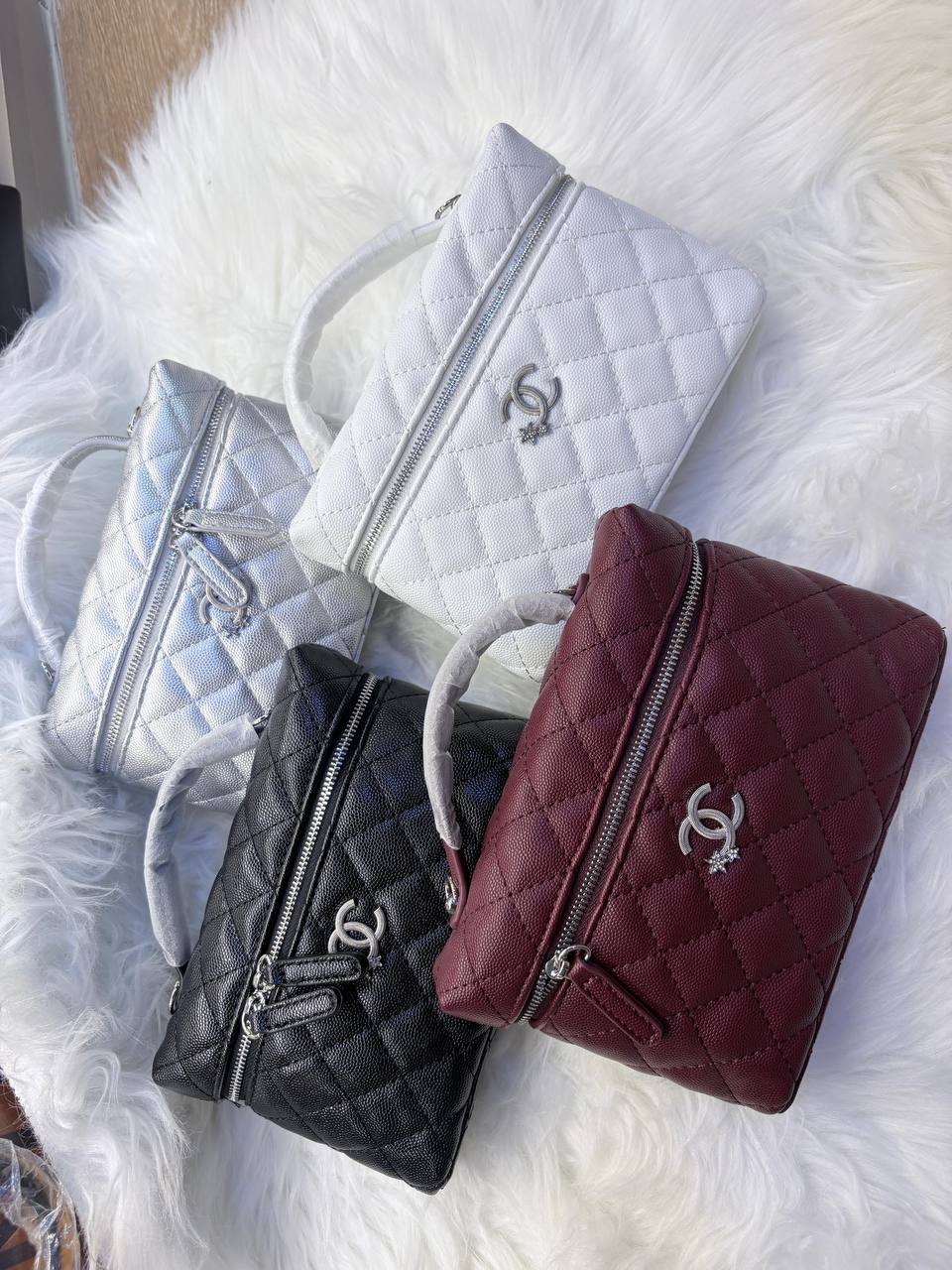 Chanel

100 dhs

Zain158
♥️♥️♥️