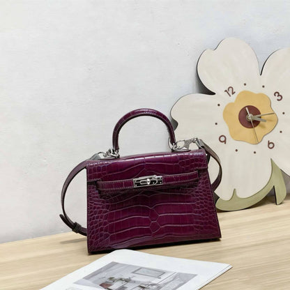 HERMES 

NEW CAME 

GOOD QUALITY 

WITH BOX 
🎁🎁🎁

95 dhs🪙🖤

Zain39
♥️♥️♥️