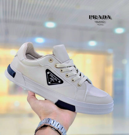 Prada
Size 39to45
50 dhs✅

Zain163
♥️♥️♥️