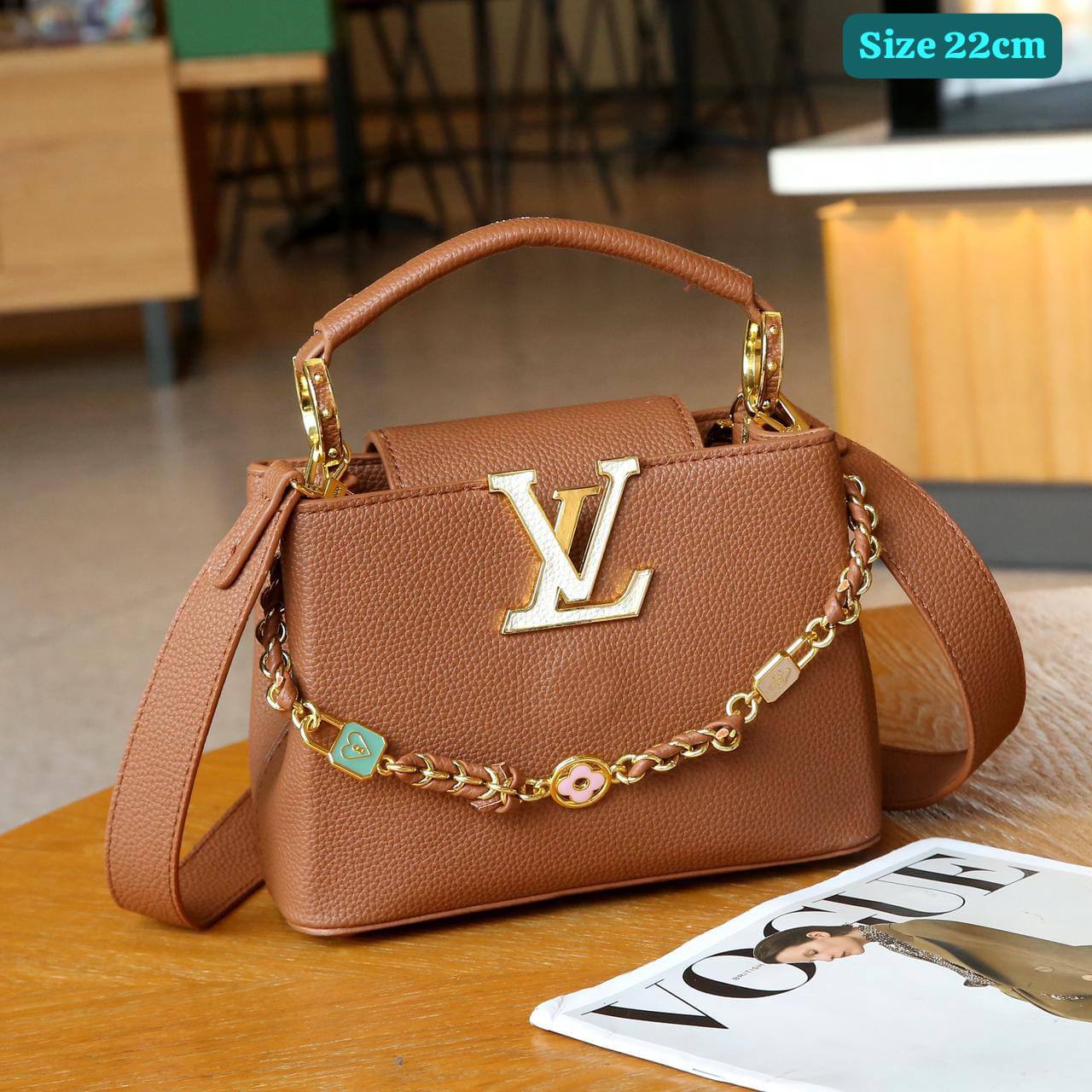 LV
Good quality 

with box 
🎁🎁🎁

125 dhs🌺

Zain186
♥️♥️♥️