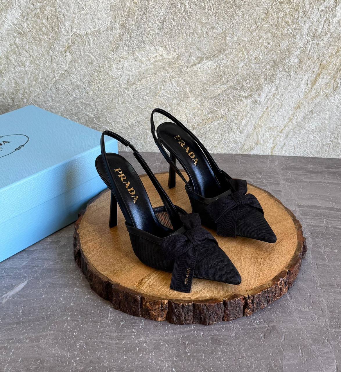 PRADA 
SuperMaster Quality 💯
450 dhs✅
Size: 36-41💥

Zain171
♥️♥️♥️