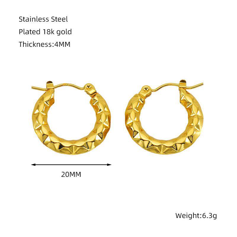 New arrival 
Stainless steel with 18k gold plated earrings 
Non tarnish 
20 dhs🪙🌨️

Zain242
♥️♥️♥️