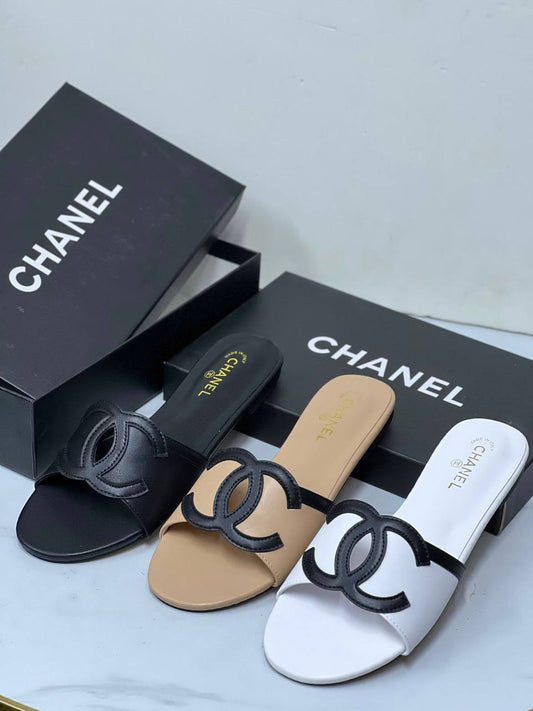 𝐂𝐇𝐀𝐍𝐄𝐋 𝐒𝐋𝐈𝐏𝐏𝐄𝐑𝐒 🩴🩴

𝐇𝐢𝐠𝐡 𝐪𝐮𝐚𝐥𝐢𝐭𝐲 💯 
𝐬𝐢𝐳𝐞 36….41

100 dhs🇦🇪🇦🇪

Zain21
♥️♥️♥️
