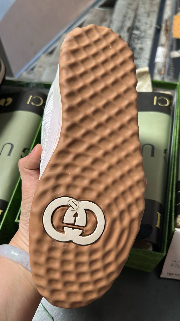 Gucci

150 dhs✅

Zain146
♥️♥️♥️