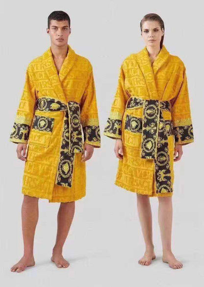 *New collections*                                                
VERSACE BATHROBE
*Super Master quality*
*Sizes:FREE SIZE*

690 dhs✅

Zain308
♥️♥️♥️