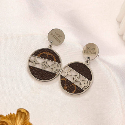 New arrival earrings 
30 dhs💓

Zain243
♥️♥️♥️